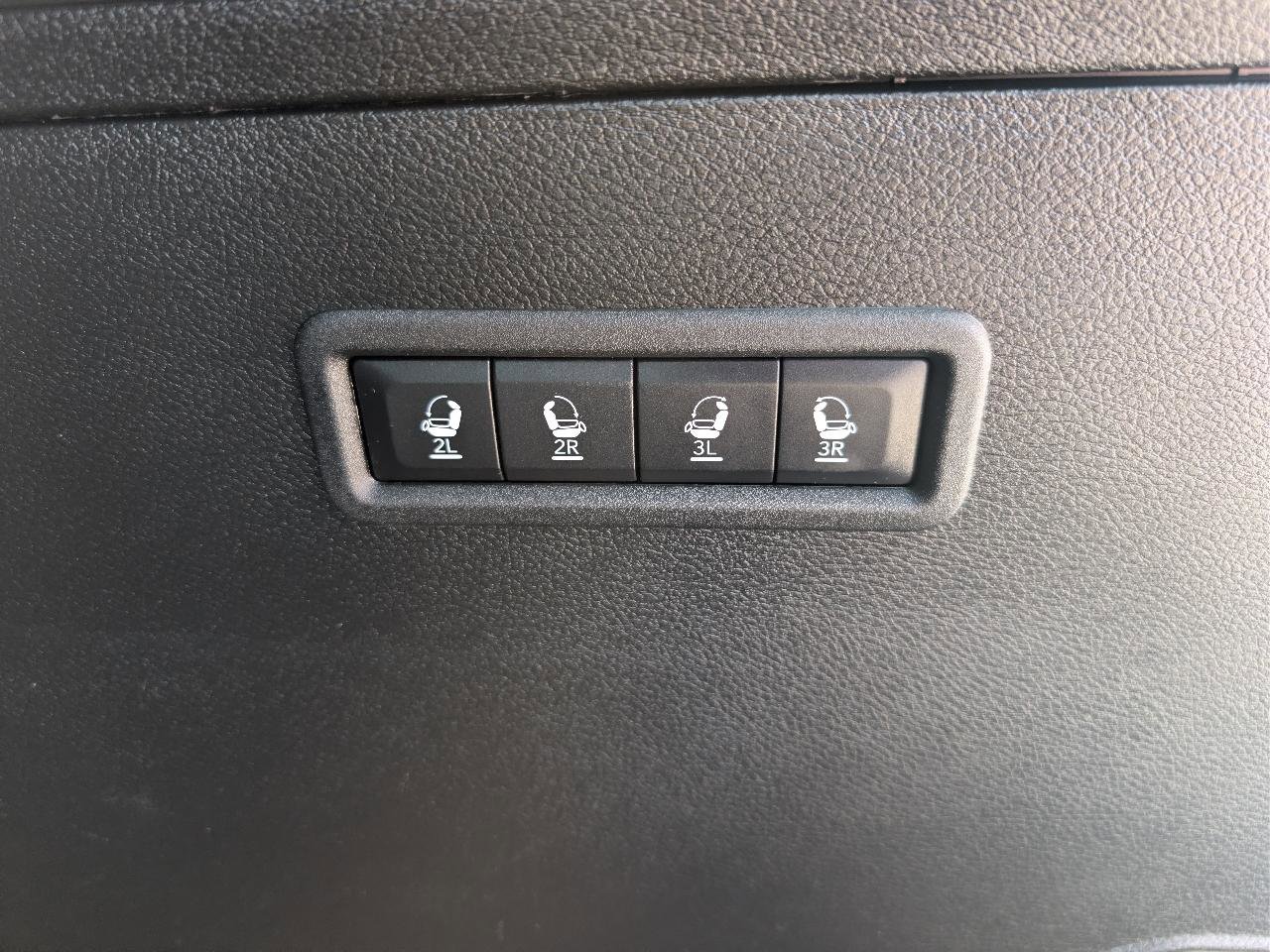 Used 2023 Jeep Wagoneer Series II RWD image 11