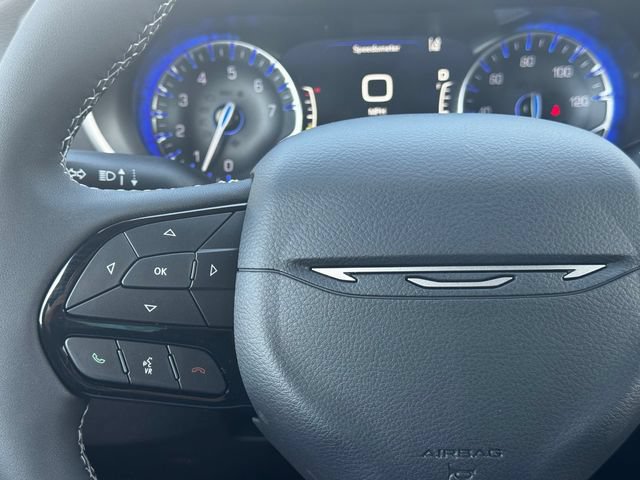 New 2027 Chrysler Pacifica Limited AWD/4WD image 25