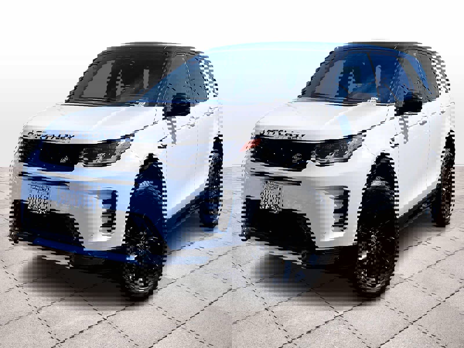 Used 2025 Land Rover Discovery Sport Dynamic SE image 1