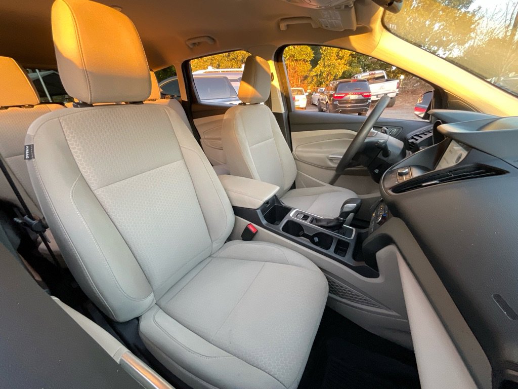 Used 2019 Ford Escape SE image 19