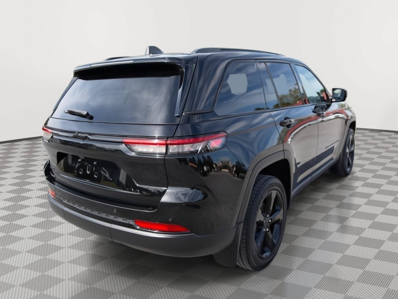 Used 2023 Jeep Grand Cherokee Altitude AWD/4WD image 5