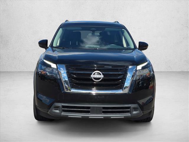 Used 2024 Nissan Pathfinder SV FWD image 2