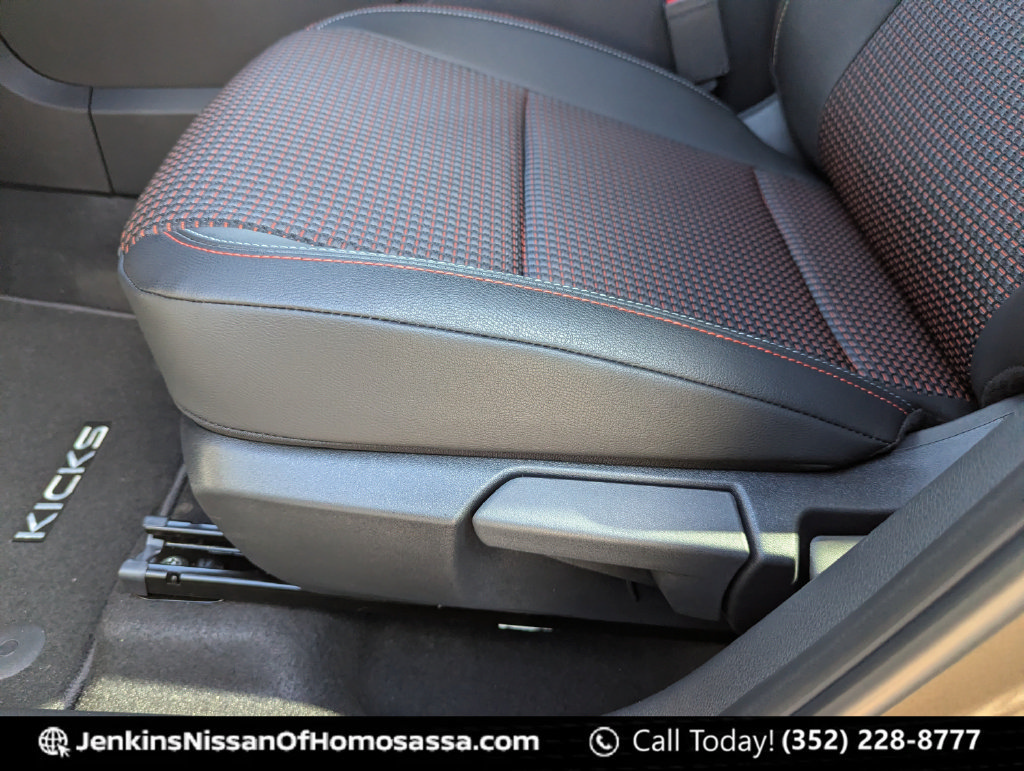 New 2026 Nissan Kicks SR FWD image 32