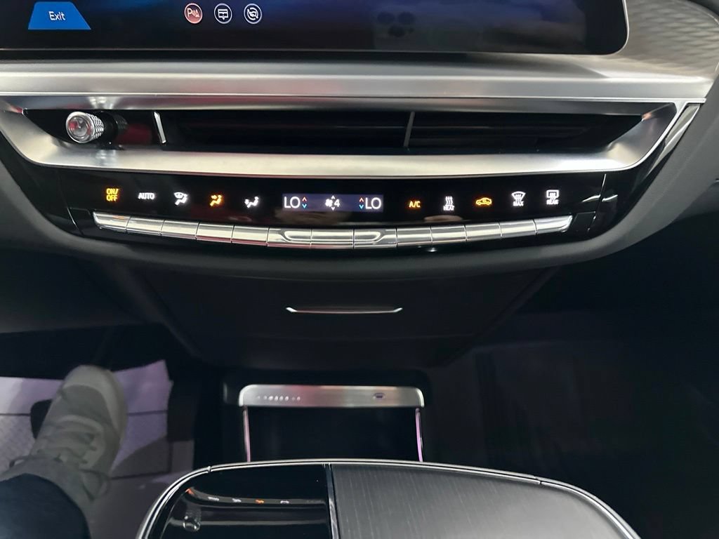Certified 2025 Cadillac Lyriq Luxury w/ LPO, Floor Liner Package AWD/4WD image 46