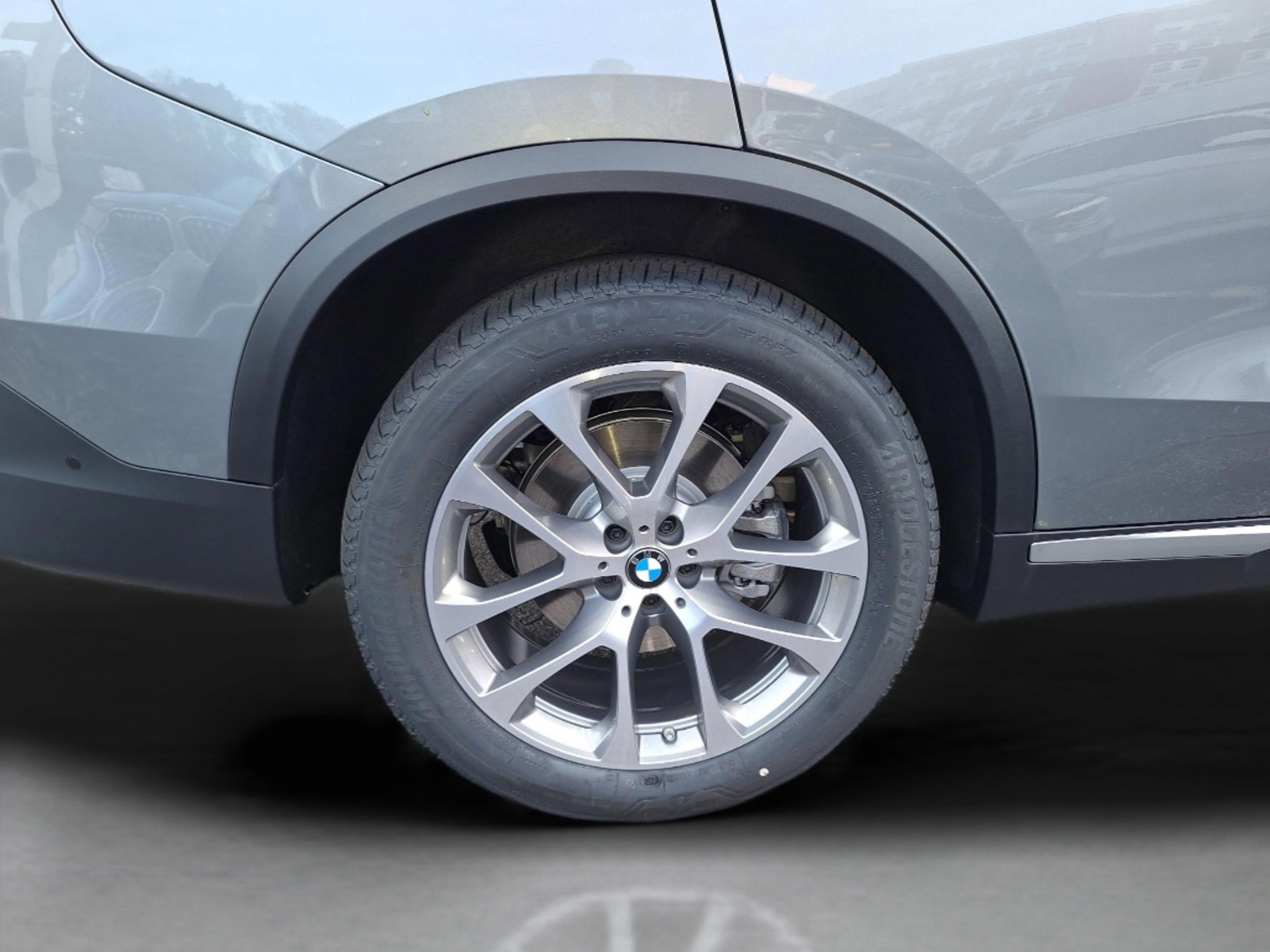 Used 2026 BMW X5 xDrive40i w/ Premium Package AWD/4WD image 28