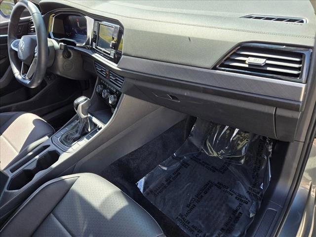 Used 2023 Volkswagen Jetta SE image 20