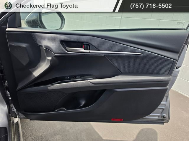 Used 2025 Toyota Camry SE w/ Convenience Package image 48