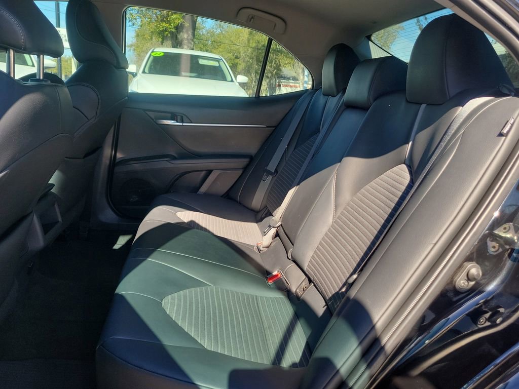 Used 2021 Toyota Camry SE w/ Convenience Package image 9