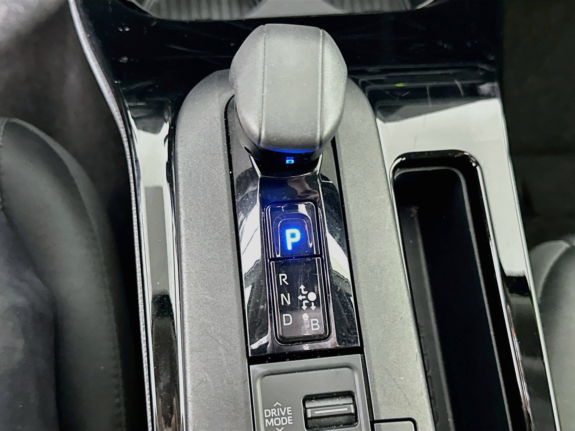 Used 2026 Toyota Prius LE FWD image 24