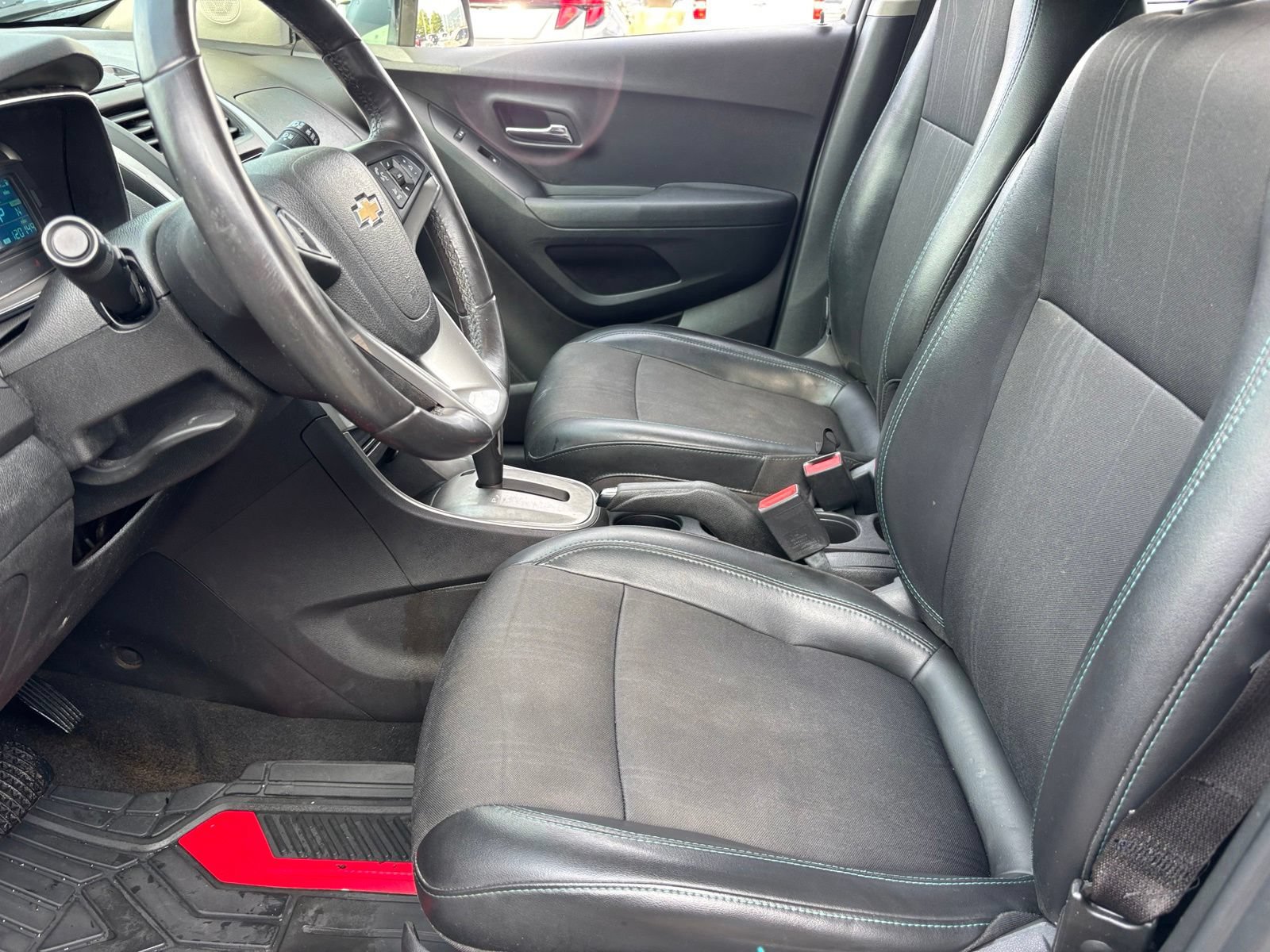 Used 2016 Chevrolet Trax LT w/ LT Convenience Package FWD image 13