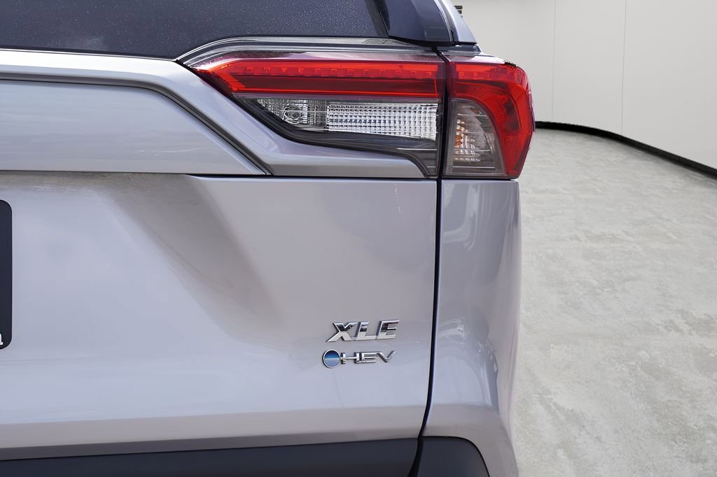 Used 2025 Toyota RAV4 XLE image 7