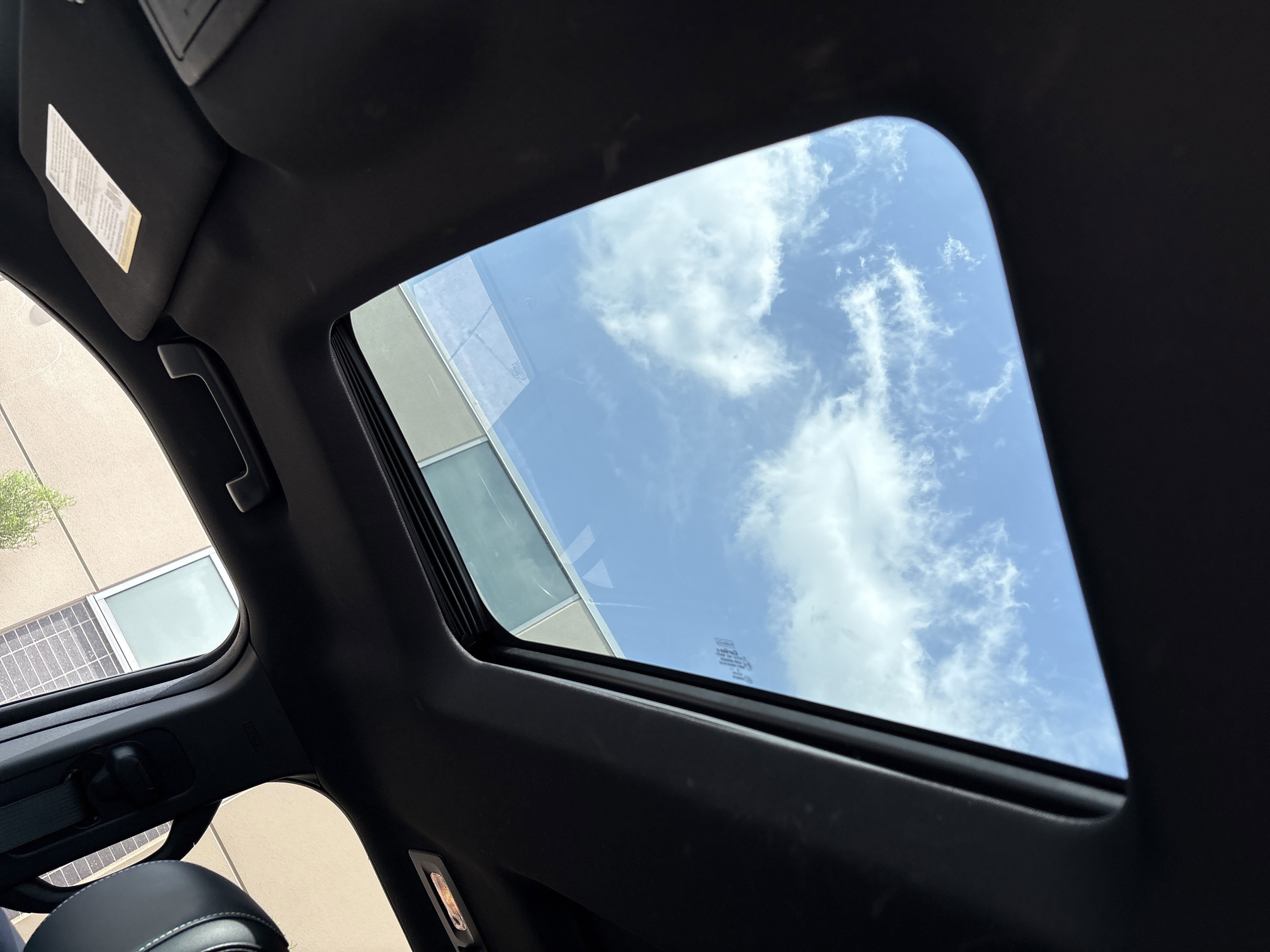 Used 2017 Ford Explorer Platinum image 28