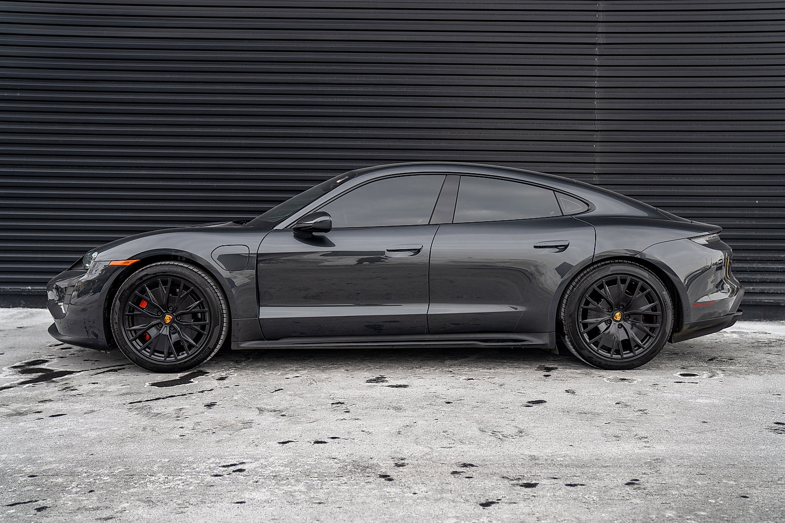 Certified 2023 Porsche Taycan GTS image 2