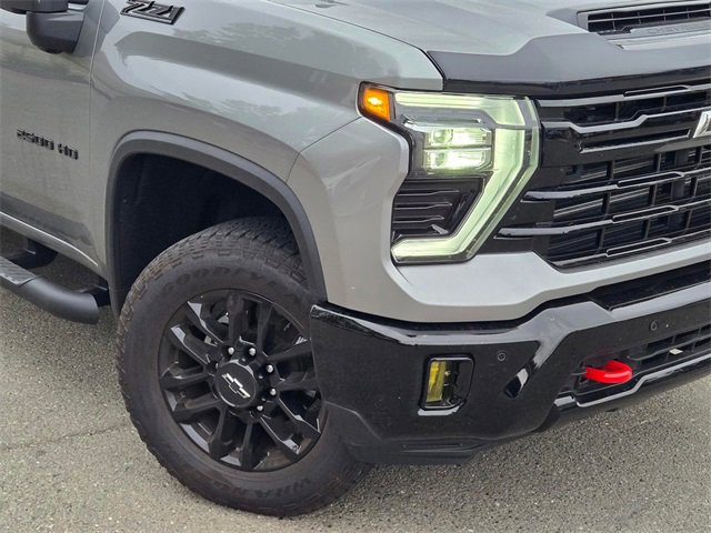 Used 2025 Chevrolet Silverado 2500 LT w/ Trail Boss Package image 2