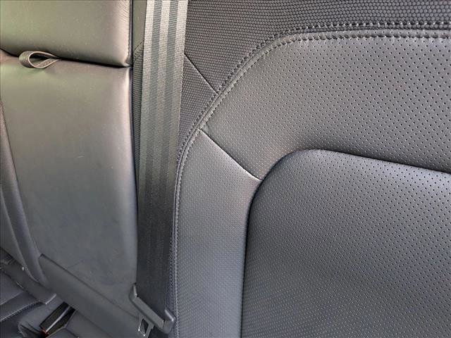 Certified 2023 Land Rover Defender 110 X-Dynamic SE image 15