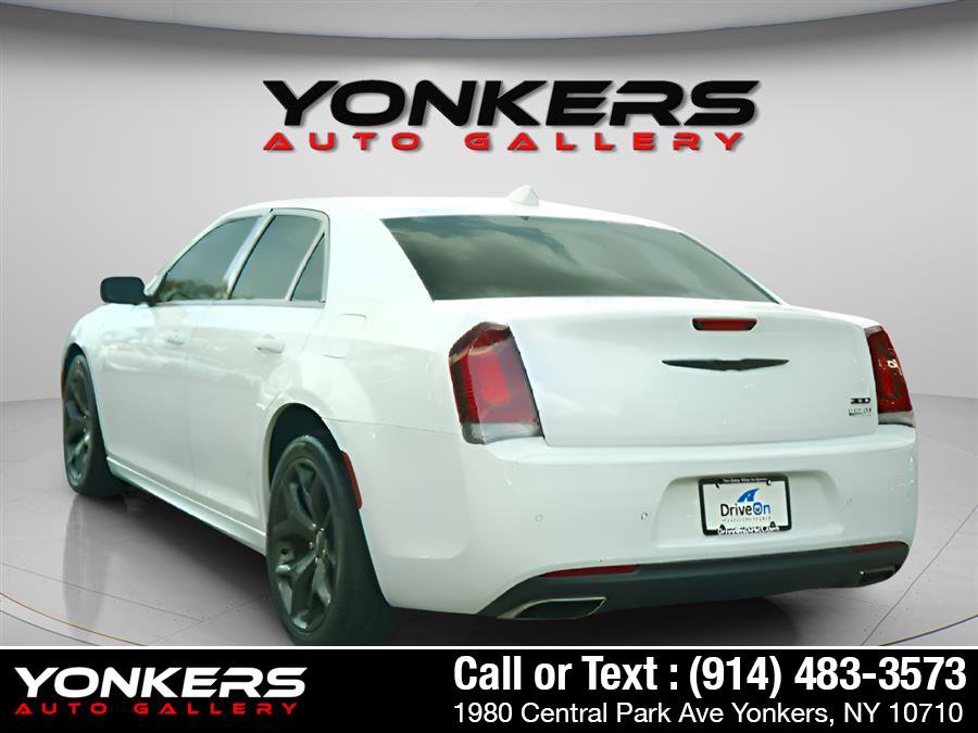 Used 2021 Chrysler 300 Touring L image 6