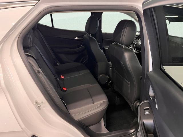 Certified 2025 Buick Encore GX Preferred AWD/4WD image 9