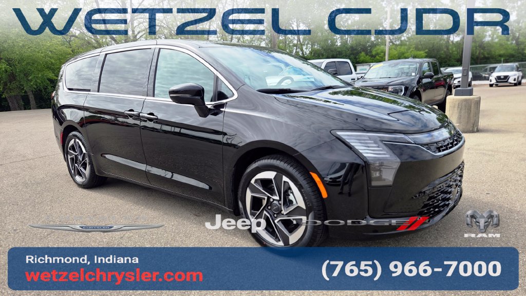 New 2027 Chrysler Pacifica Limited w/ Family Tech Group