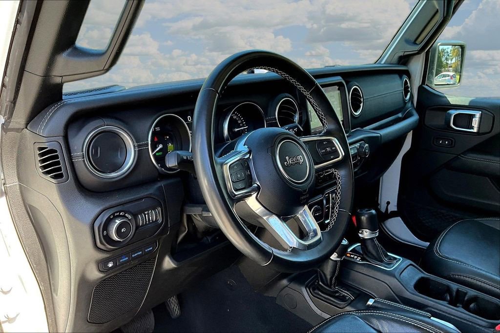 Used 2022 Jeep Wrangler Unlimited Sahara image 19