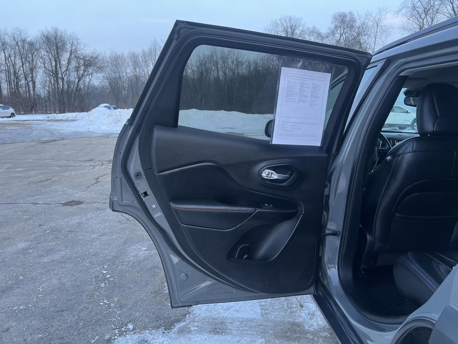 Used 2019 Jeep Cherokee Trailhawk w/ Cold Weather Group image 20