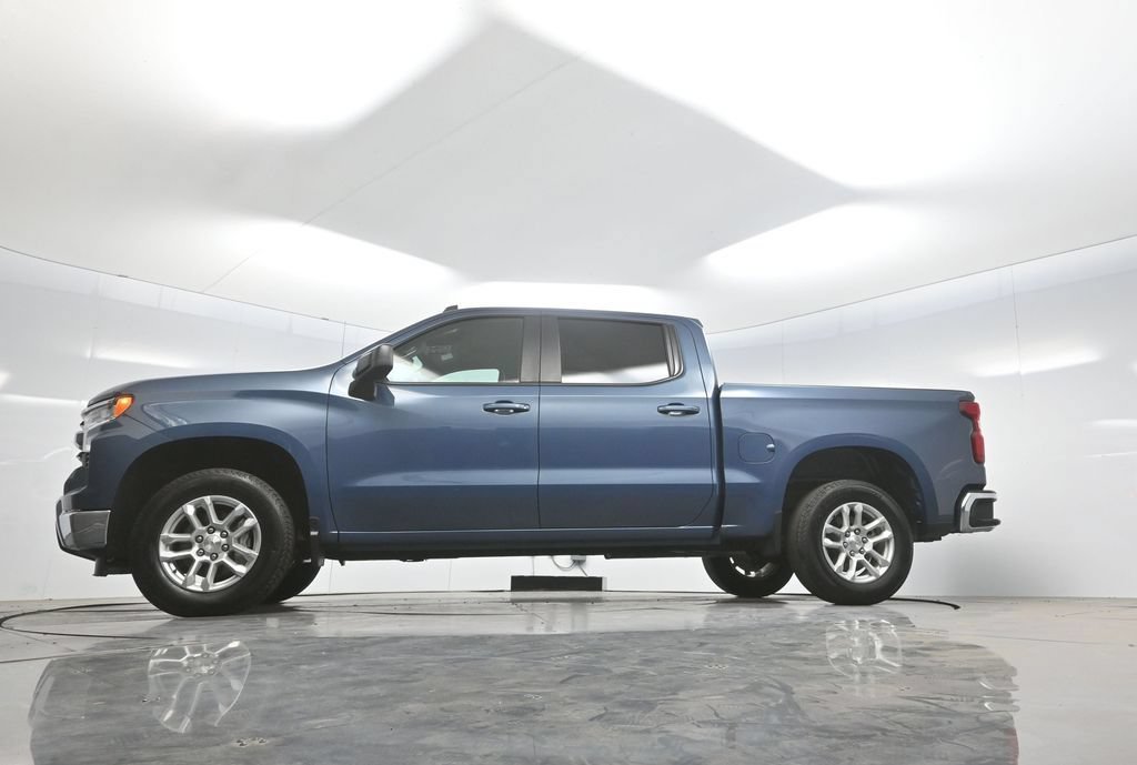 Used 2024 Chevrolet Silverado 1500 LT AWD/4WD image 7