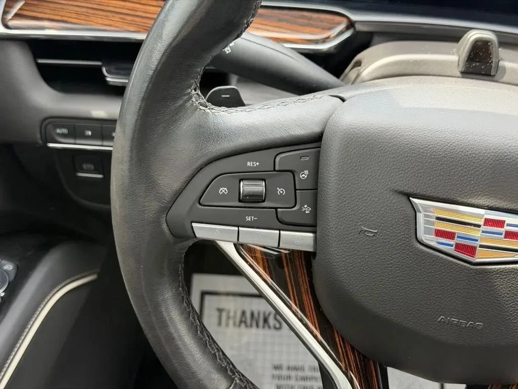 Used 2023 Cadillac Escalade Premium Luxury AWD/4WD image 16