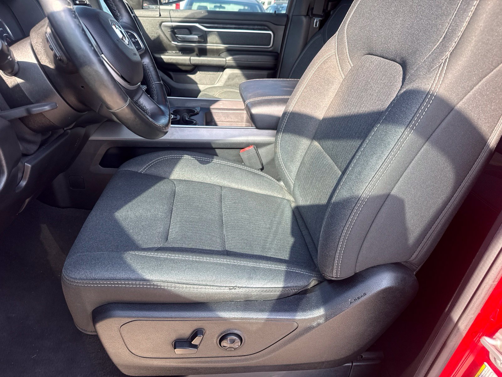 Used 2019 RAM 1500 Big Horn AWD/4WD image 16
