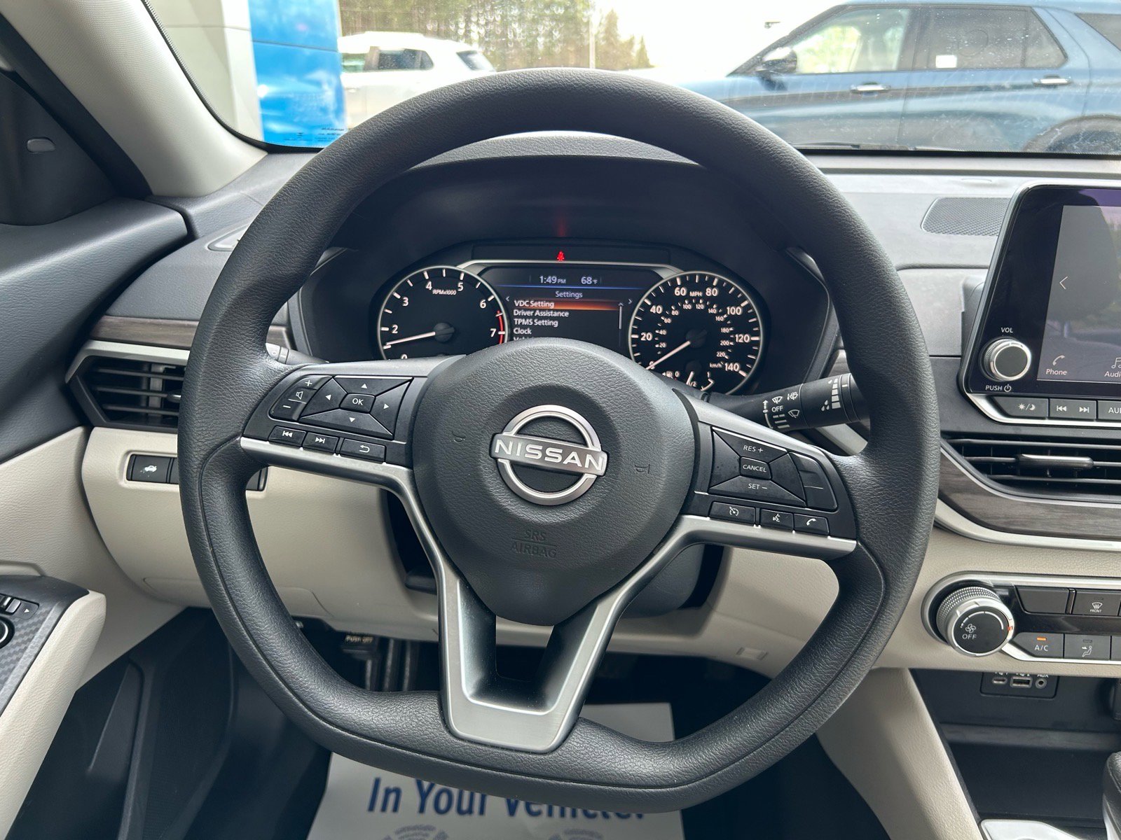 Used 2025 Nissan Altima 2.5 SV FWD image 14