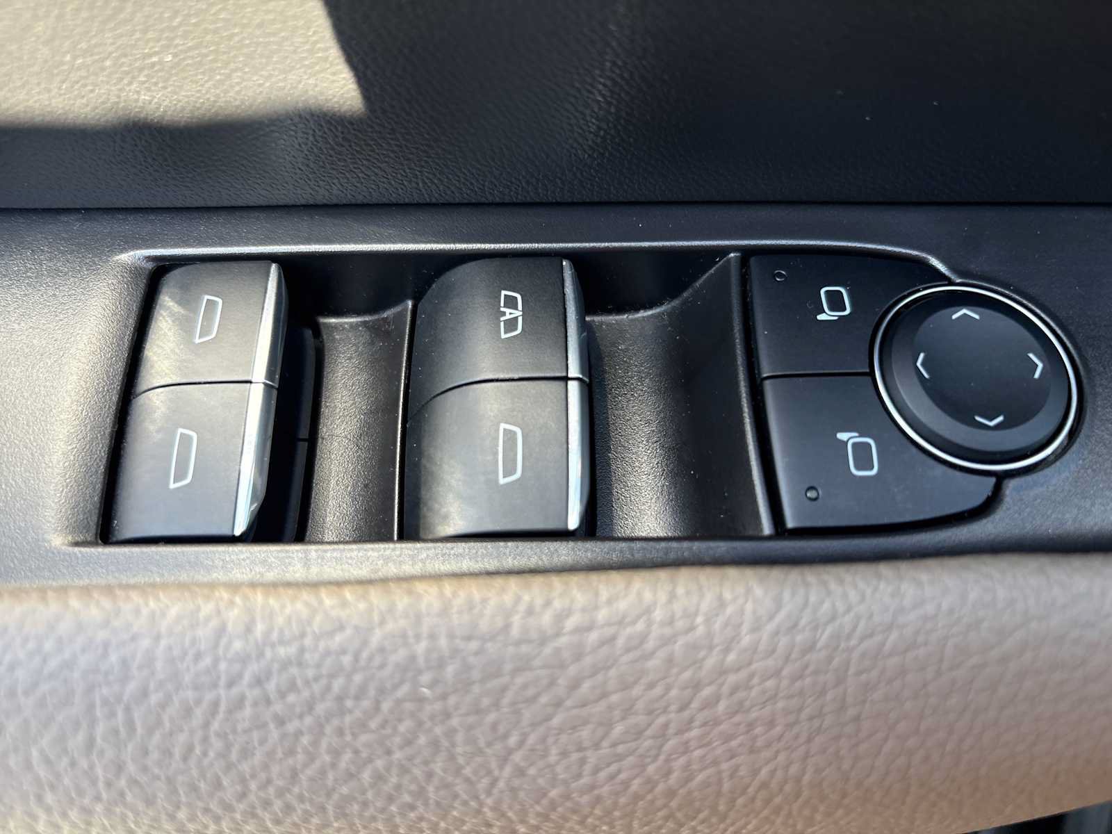 Used 2025 GMC Canyon Denali AWD/4WD image 14