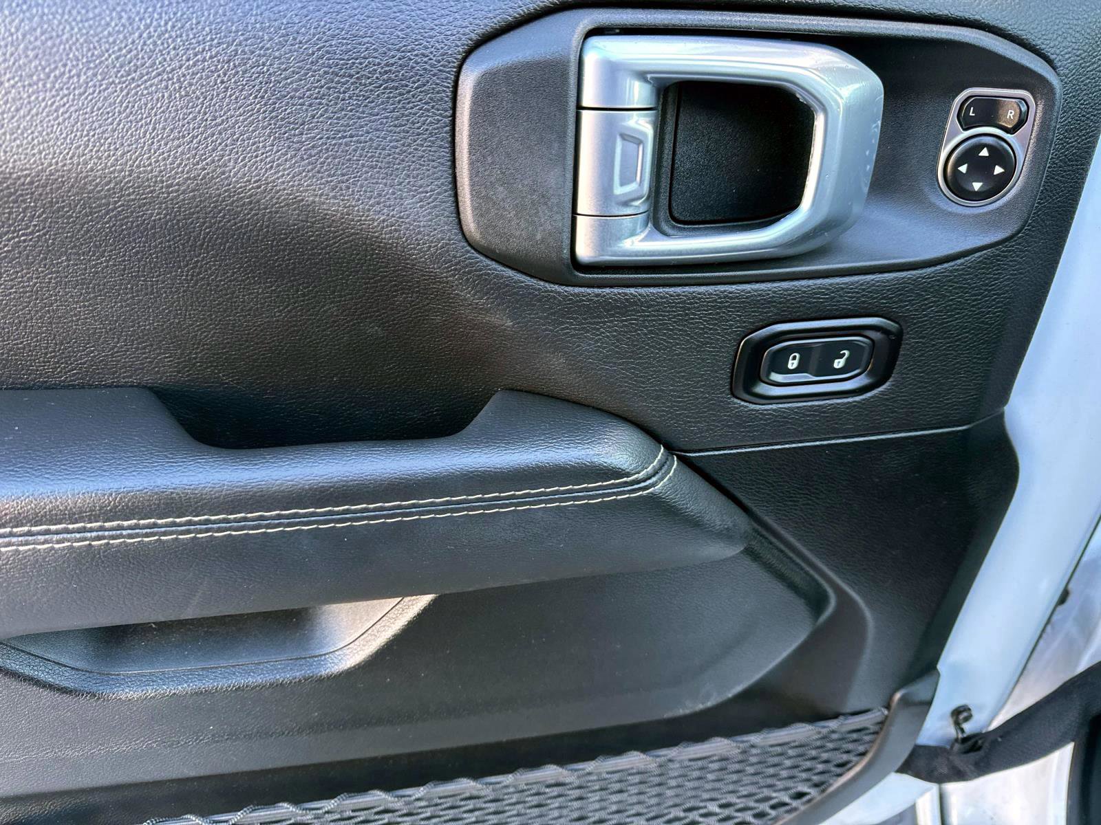 Used 2023 Jeep Wrangler Unlimited Sahara w/ Cold Weather Group image 13