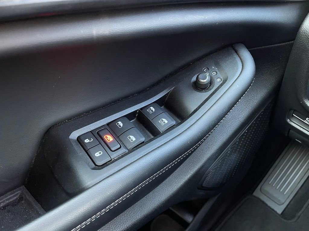 Used 2025 Jeep Grand Cherokee Altitude image 12