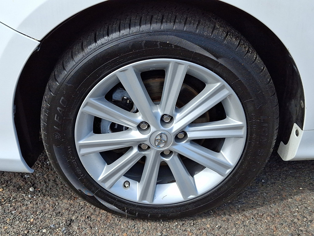 Used 2013 Toyota Camry XLE w/ Preferred Accessory Pkg FWD image 6