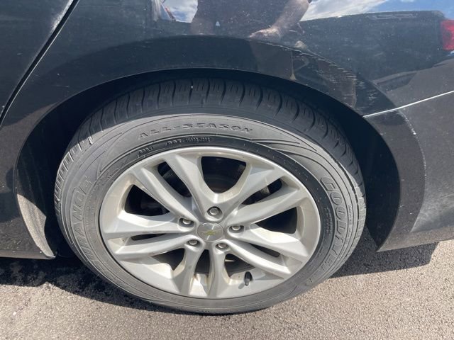 Used 2017 Chevrolet Malibu Hybrid image 5