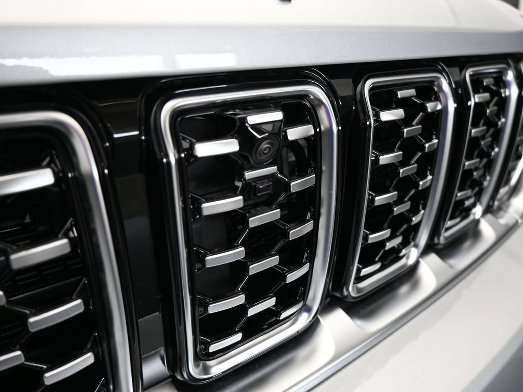 New 2025 Jeep Grand Cherokee Summit AWD/4WD image 56