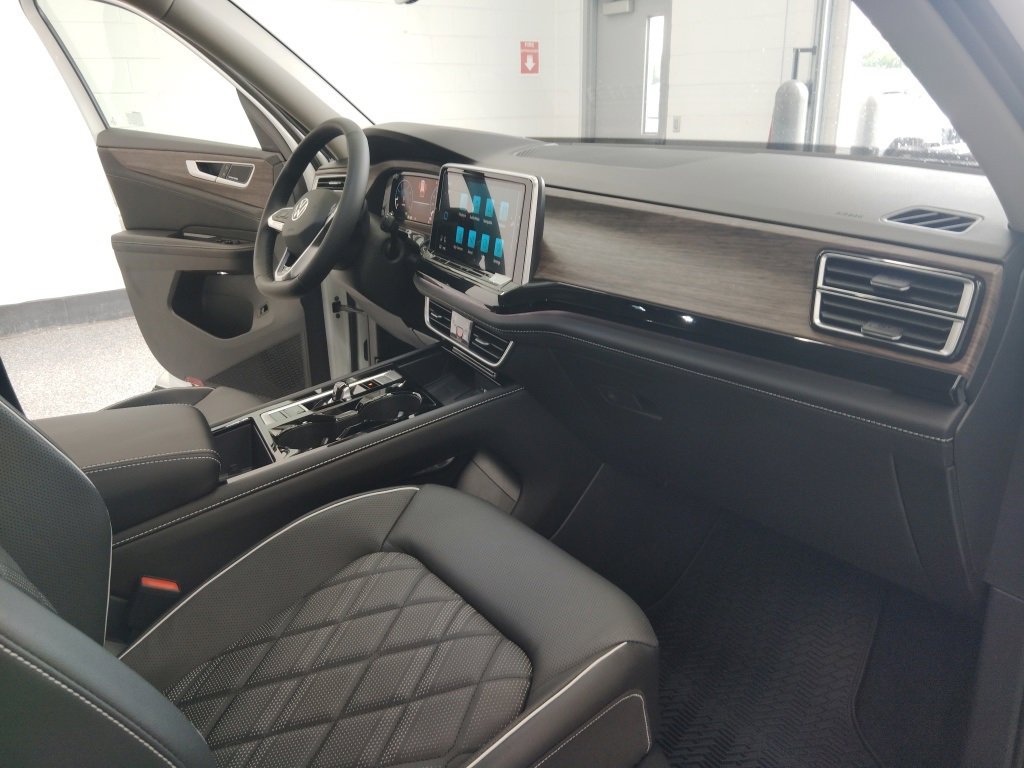 New 2026 Volkswagen Atlas SEL Premium R-Line image 16