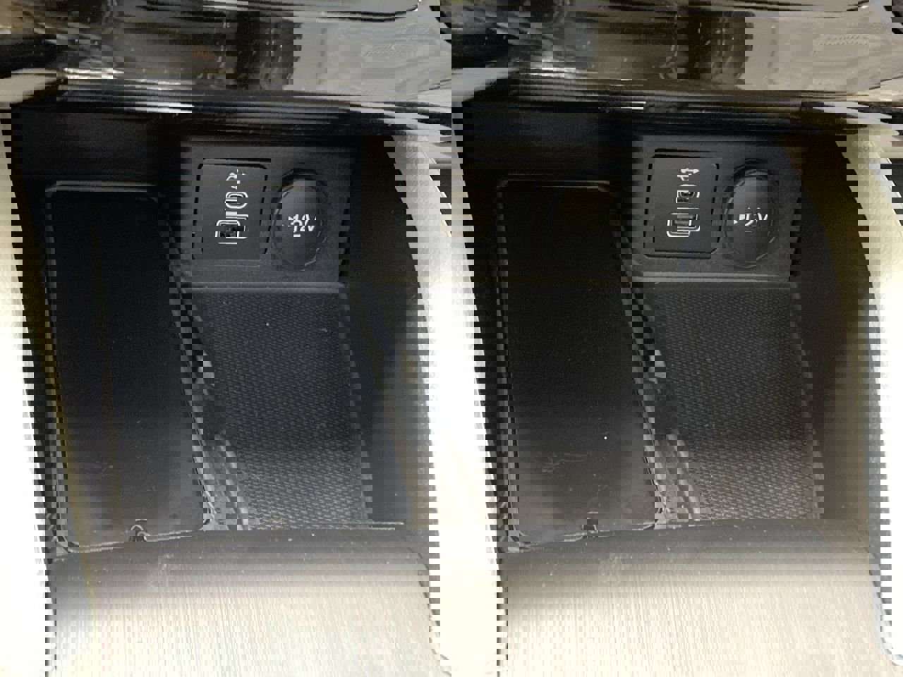 New 2024 Ford Escape SE w/ PHEV Premium Package image 23