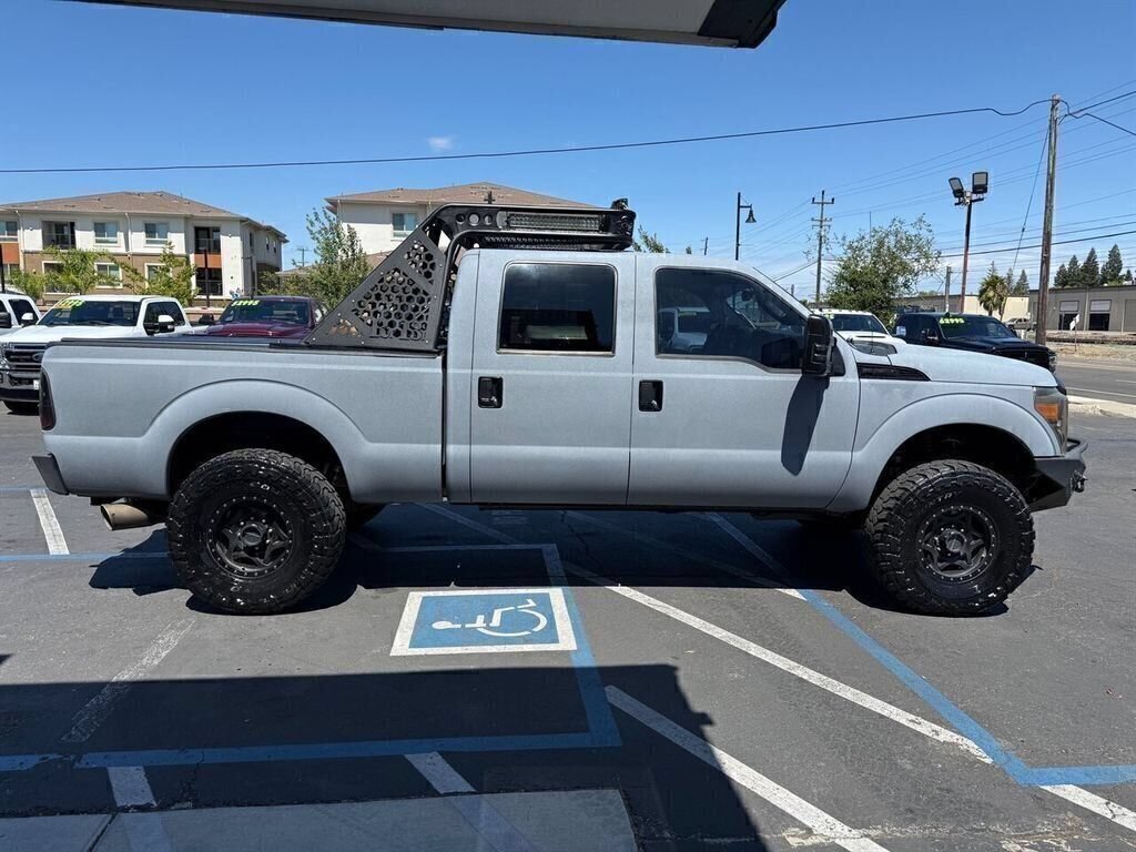 Used 2016 Ford F250 Platinum w/ FX4 Off-Road Package AWD/4WD image 4