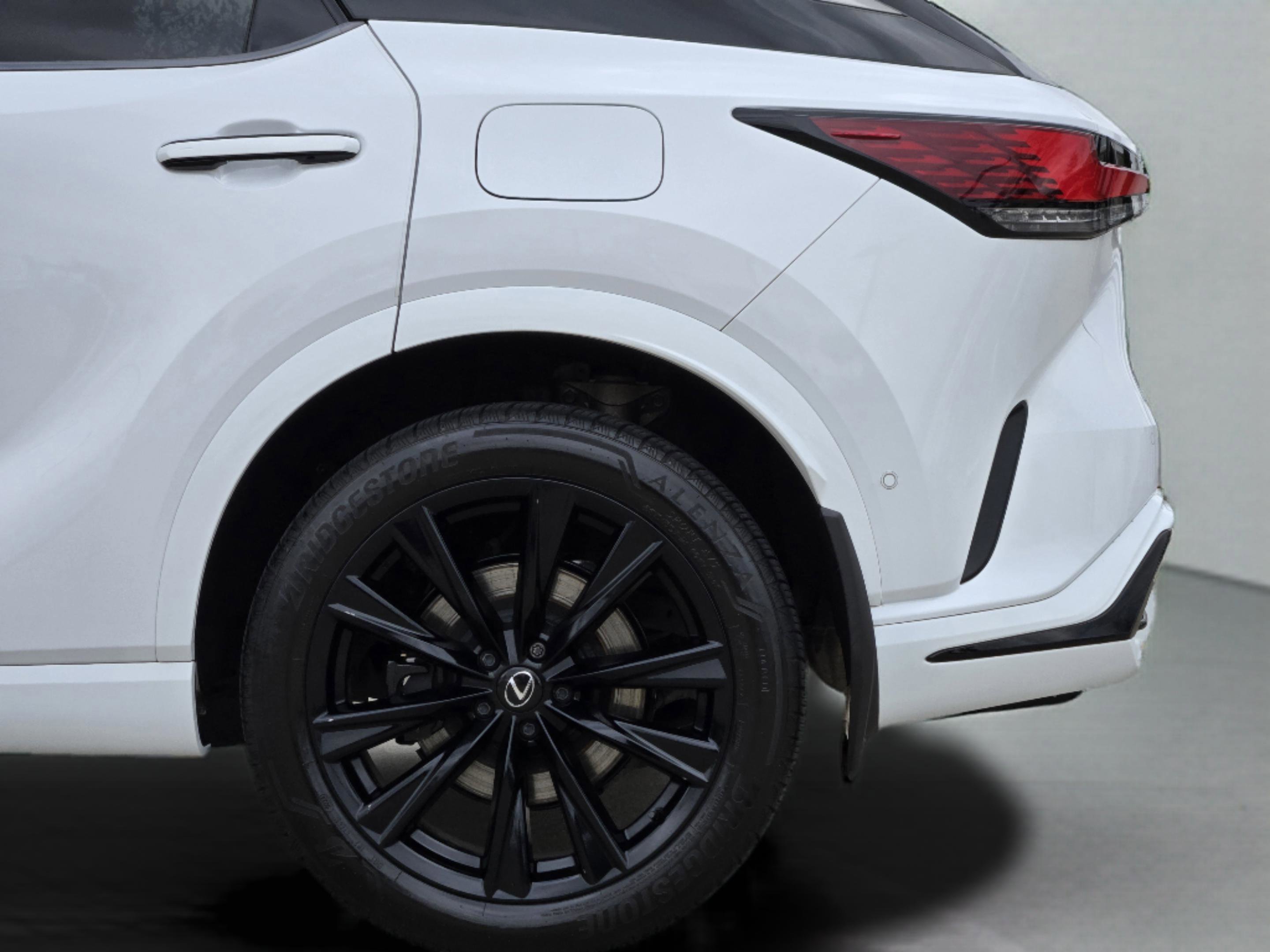 Certified 2024 Lexus RX 500h F Sport w/ Convenience Package image 16