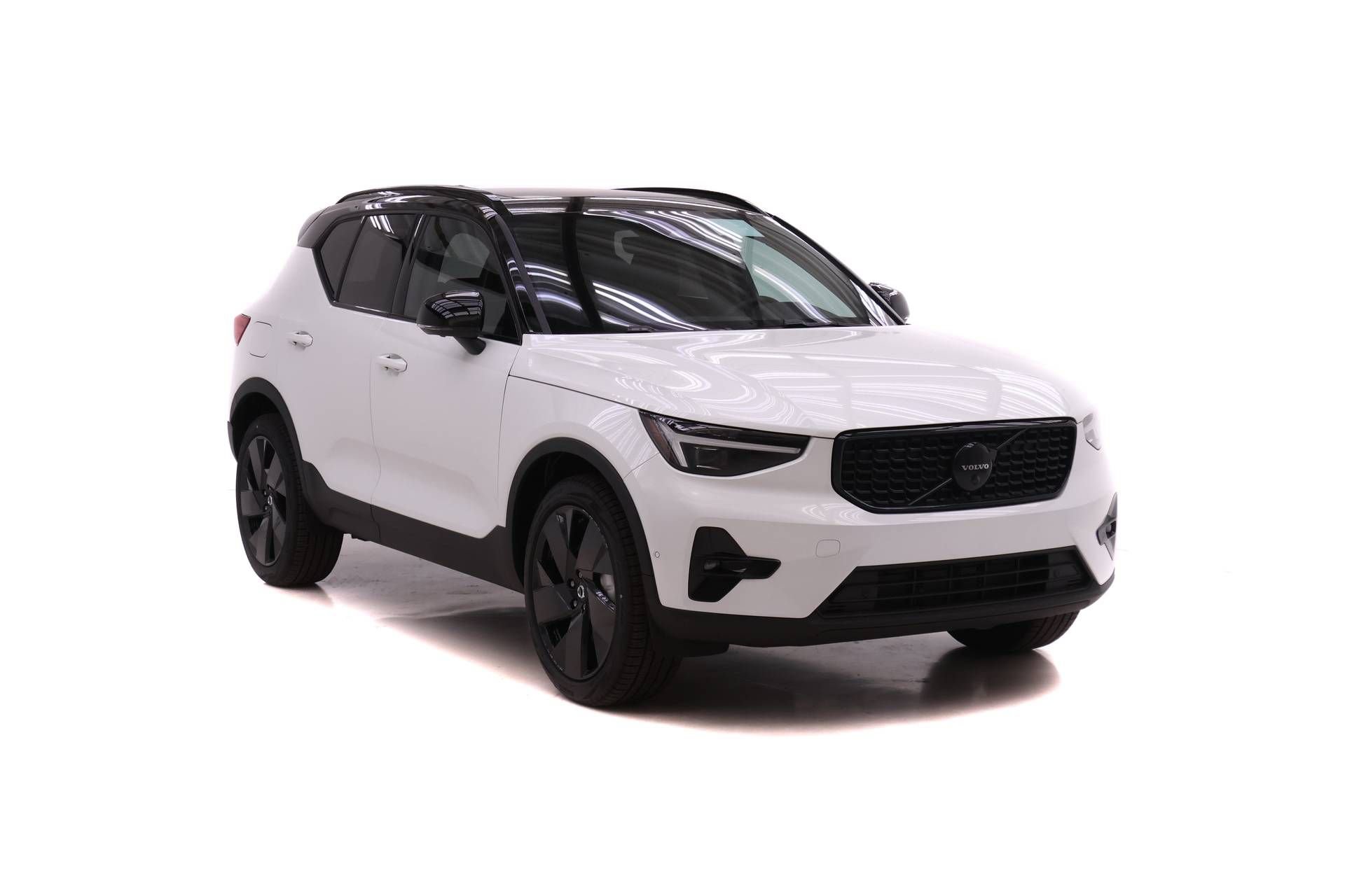 New 2026 Volvo XC40 B5 Ultra w/ Climate Package AWD/4WD image 2