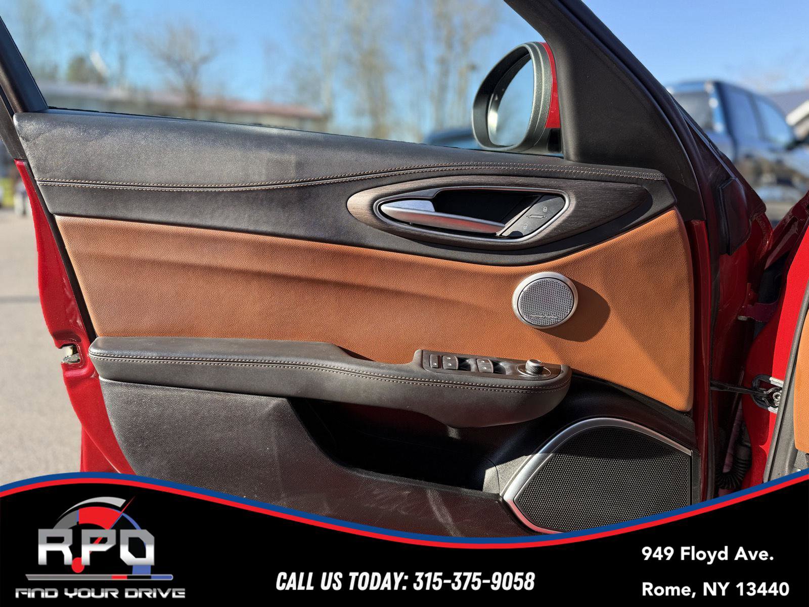 Used 2019 Alfa Romeo Giulia Ti w/ Quick Order Package 22X Lusso image 29