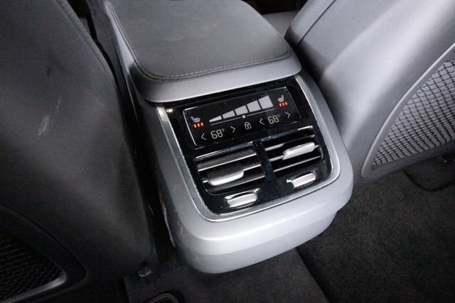 Certified 2025 Volvo XC90 B5 Plus w/ Protection Package Premier AWD/4WD image 32