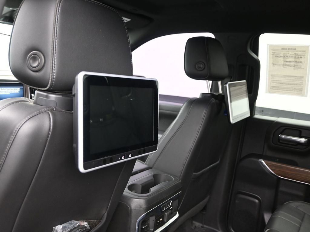 Used 2021 Chevrolet Silverado 1500 High Country w/ Technology Package image 14