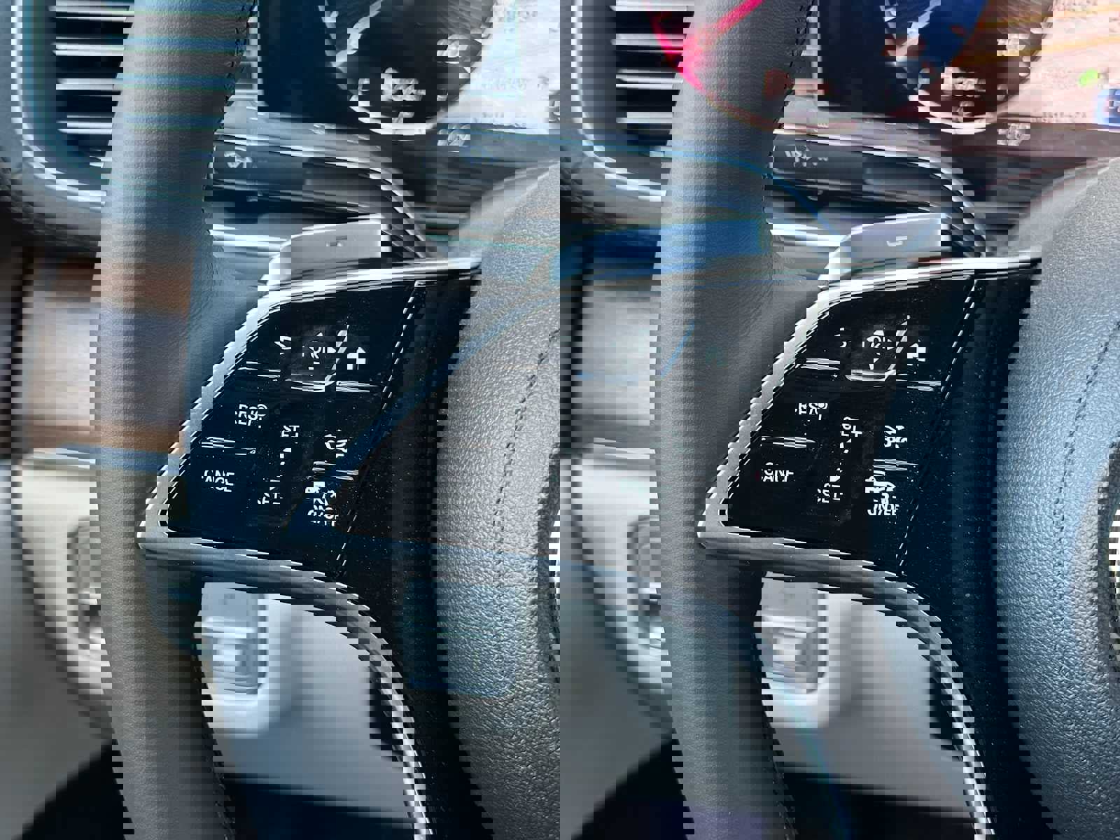 Used 2025 Mercedes-Benz GLE 450 4MATIC Coupe image 34