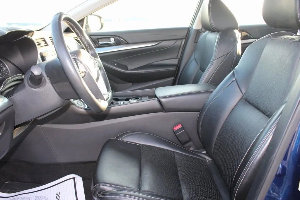 Used 2023 Nissan Maxima SL FWD image 9