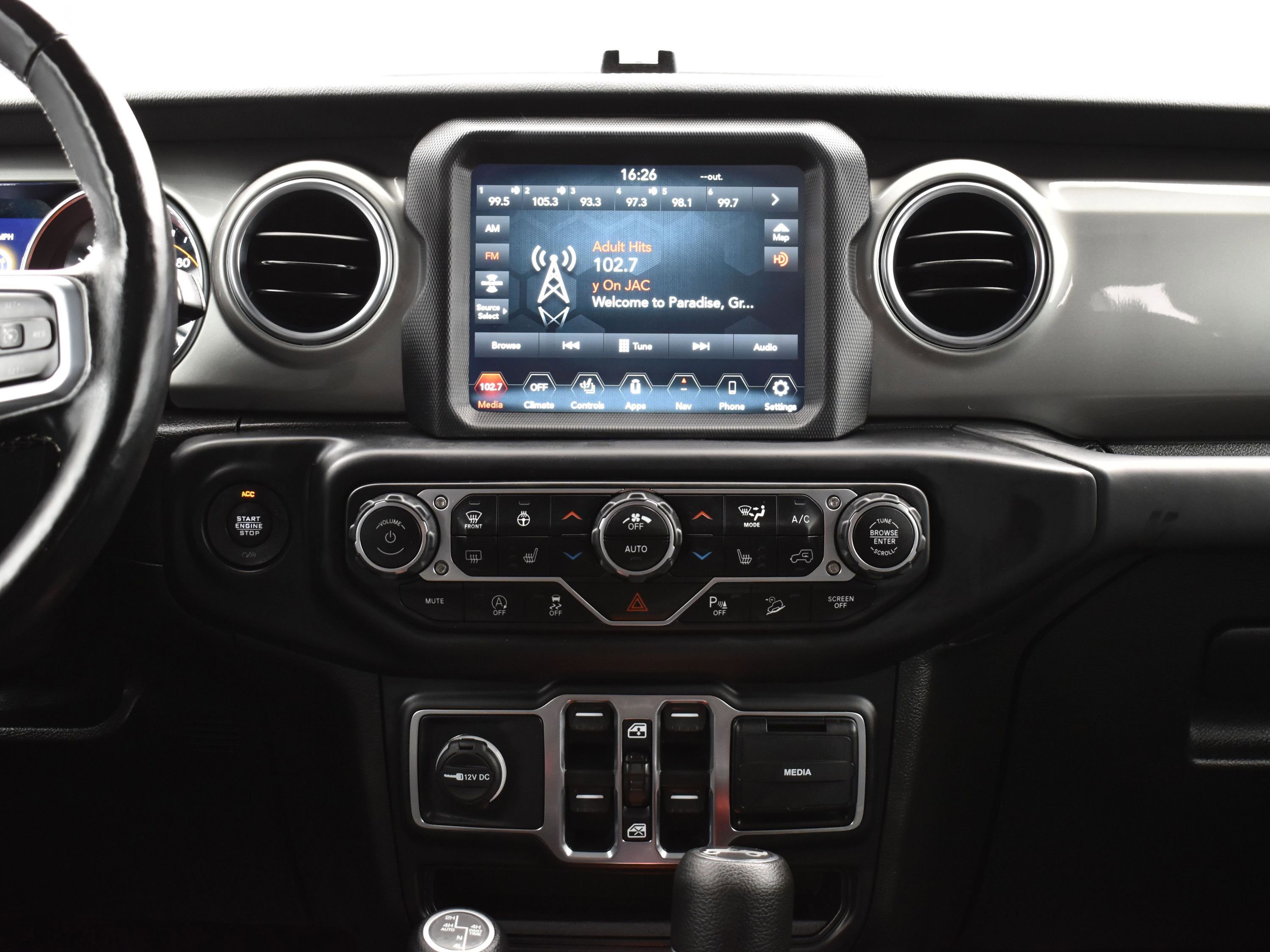 Used 2020 Jeep Wrangler Unlimited Sahara image 16