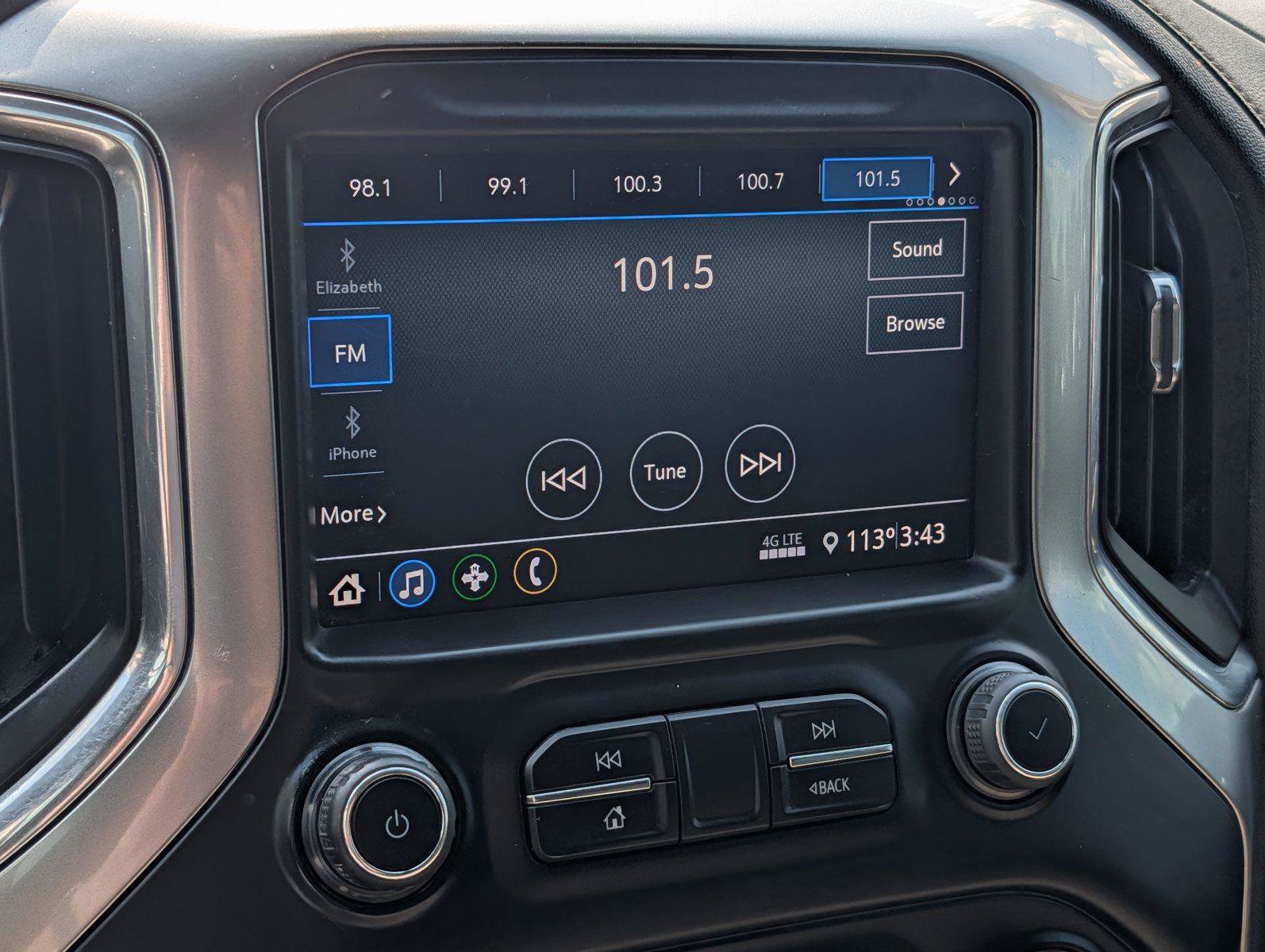 Used 2020 Chevrolet Silverado 1500 LT w/ Texas Edition AWD/4WD image 17