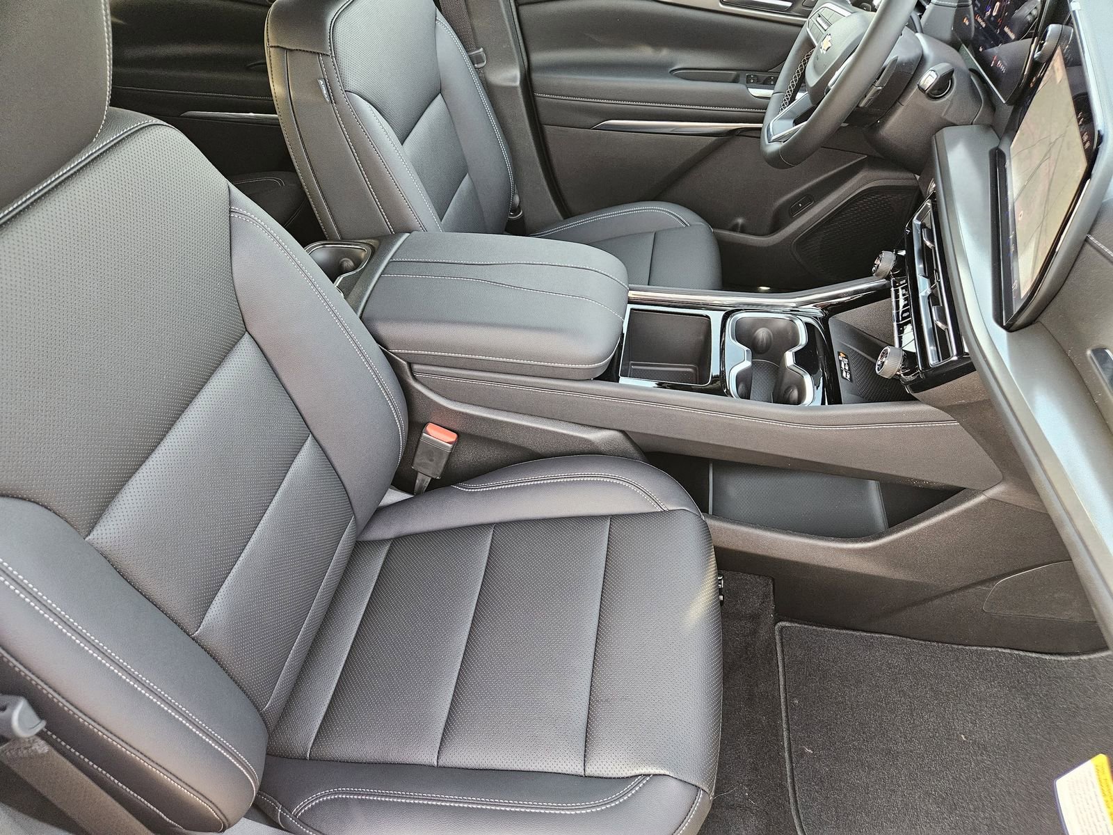 New 2026 Chevrolet Traverse LT w/ Driver Confidence Package FWD image 16