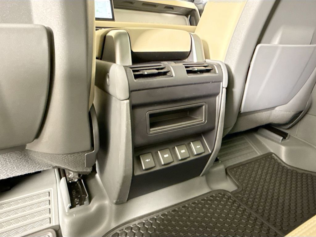 Used 2020 Land Rover Defender 110 S AWD/4WD image 16