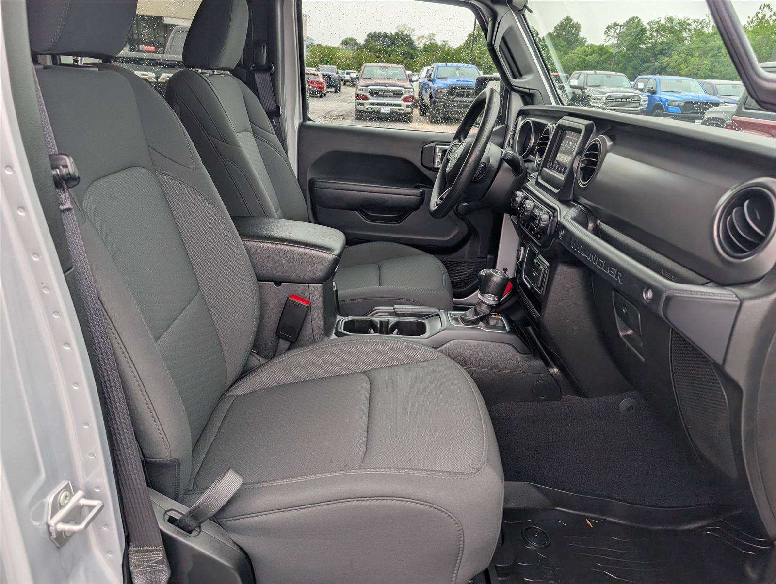 Used 2022 Jeep Wrangler Unlimited Sport AWD/4WD image 11