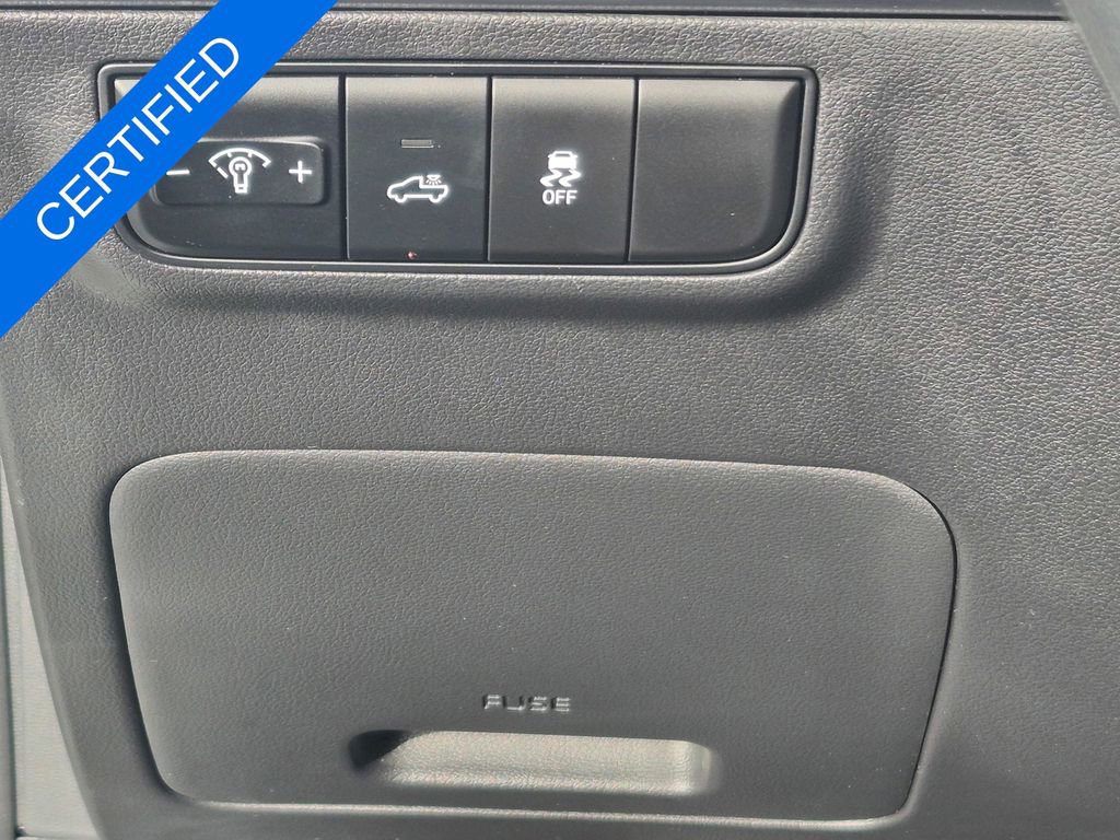 Used 2025 Hyundai Santa Cruz SE image 31